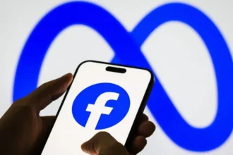 Facebook is testing a £9.99 monthly subscription that limits how many links some users can share, raising concerns for creators and business.