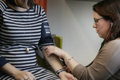 Amazon rolls out Health AI for One Medical members, offering personalized health guidance without replacing a doctor visit.